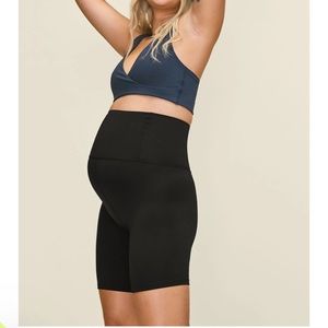 Girlfriend Collective | Black Seamless Maternity Bike Short
